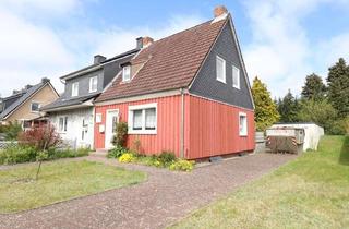 Haus kaufen in 24582 Bordesholm, Holzhaus mit Geschichte und viel Potenzial in ruhiger Wohnlage von Bordesholm