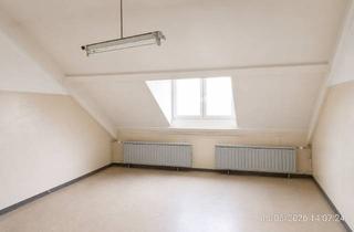 Büro zu mieten in Alt Kaulsdorf 18, 12621 Kaulsdorf, TOP - preisgünstige Büro/Lagerräume mit 30 m² im Dachgeschoss