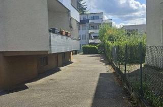 Garagen mieten in Große Dollenstr., 76530 Weststadt, Kfz-Stellplatz (links) auf privatem Gelände nahe Rheinstraße