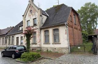 Mehrfamilienhaus kaufen in Augustenstraße, 19230 Hagenow, Historisches Mehrfamilienhaus mit Sanierungspotenzial in Hagenow