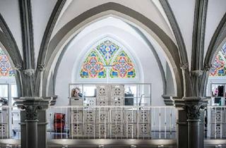 Gewerbeimmobilie mieten in 78462 Konstanz, Flex Desk 24/2 - Modernes Coworking in der historischen Kirche Konstanz