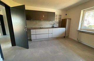 Wohnung kaufen in 25704 Meldorf, Meldorf - 3 Zi. Wg. mit Balkon Blick auf Wiesen Felder oder 4 Fam. Haus