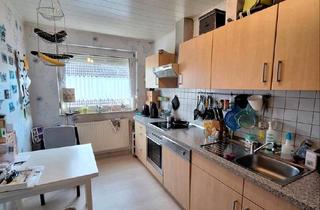 Wohnung kaufen in 31812 Bad Pyrmont, Bad Pyrmont - 3 Zimmer DG Wohnung im ruhigen 2 Familienhaus zu verkaufen.