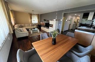 Wohnung kaufen in 78054 Villingen-Schwenningen, Villingen-Schwenningen - Lichtdurchflutete 4,5 Zimmer-Wohnung mit Balkon in Schwenningen