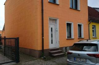 Haus kaufen in 06869 Coswig, Coswig (Anhalt) - Stadthaus mit Pelletheizung+Puffer in Teilsanierten Zustand