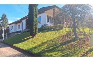 Haus kaufen in 54538 Bausendorf, Bausendorf - freistehender Bungalow am Ortsrand mit Garten und Wiesenflächen