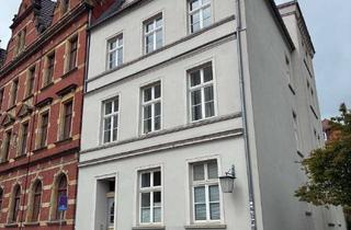 Wohnung kaufen in Heilgeiststr. 62, 18439 Altstadt, Wohnen, wo das Leben pulsiert: 2‑Zimmer‑Wohnung inmitten der Altstadt nahe Hafen