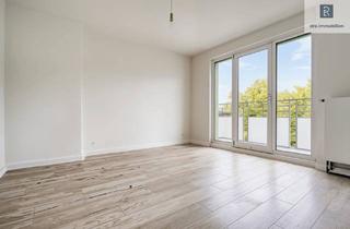 Wohnung kaufen in 50733 Nippes, Köln-Nippes: Frisch renovierte, helle 2 Zimmer Dachgeschosswohnung mit zwei Balkonen