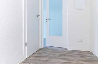 Wohnung mieten in Lindenstraße 34, 39218 Schönebeck, Wohnen in Bad Salzelmen. Frisch sanierte 1-Raum Wohnung im Erdgeschoss mit Dusche und Balkon direkt