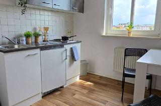 Wohnung mieten in Freiligrathstraße 10, 39218 Schönebeck, Azubis aufgepasst! Möblierte 1-Raum Wohnung im Dachgeschoss zu vermieten.