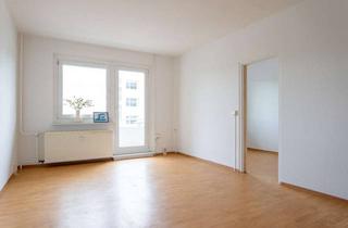 Wohnung mieten in Berliner Straße 15, 39218 Schönebeck, 2-Raum-Wohnung mit Aufzug und Balkon zu vermieten.