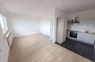 Wohnung mieten in Wittenberger Straße 1A, 06132 Silberhöhe, Ruhige Lage, kurze mit Platz für 2 Zahnbürsten im Bad - 2 Zimmer, Balkon & EBK