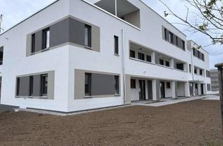 Wohnung mieten in 86462 Langweid, Exklusive Erstbezug 3-Zi.-Neubauwohnung mit 135 m² Garten, eigenem Eingang & TG | Langweid Village
