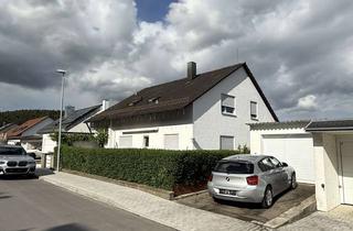 Wohnung mieten in Jahnstraße 37, 71297 Mönsheim, Großzügiges Familienhaus mit 220 m² Wohnfläche, sonnigem Garten & 2 Garagenstellplätzen