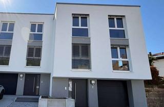 Haus kaufen in 75323 Bad Wildbad, Design trifft Lebensqualität: Ruhiges Reihenendhaus für Familien und Homeoffice-Liebhaber