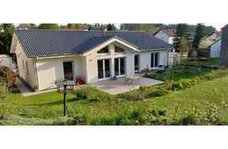 Haus kaufen in Herrnholzstraße 29, 89362 Offingen, Viel Freiraum: Bungalow in Offingen