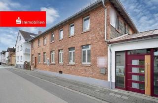 Haus kaufen in 64850 Schaafheim, Zweifamilienhaus mit Gewerbe (Schreinerei) in Schaafheim