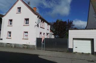 Haus kaufen in 67705 Trippstadt, Charmantes Haus mit viel Potential, großem Garten, 2 Garagen & Scheune