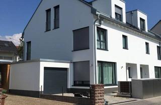 Haus mieten in 65843 Sulzbach, Großzügige Doppelhaushälfte im Herzen von Sulzbach mit 193 m², 5 Zimmer.