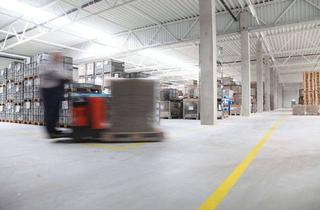 Gewerbeimmobilie mieten in Äckerfeld, 37120 Bovenden, Kontraktlogistikfläche in Bovenden