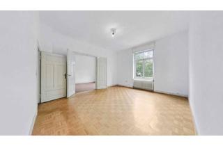 Wohnung kaufen in 76185 Mühlburg, Altbaucharme mit Charakter: Großzügige 4-Zimmer-Wohnung