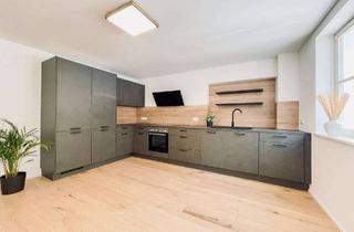 Wohnung mieten in Untere Nabburger Straße 22, 92224 Amberg, Frisch sanierte Altstadtwohnung mit privatem Innenhof & Stellplatz!