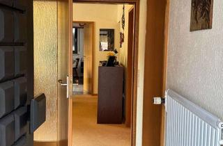Haus kaufen in 66773 Schwalbach, Platz zum Entfalten: Freistehender Winkelbungalow in Schwalbach