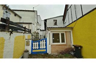 Haus kaufen in Kammertstraße, 56332 Niederfell, Wohnhaus mit 5 Zimmern in Niederfell an der Mosel