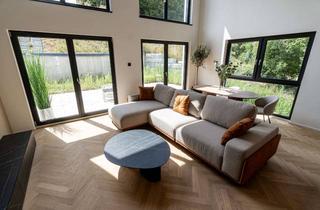 Haus kaufen in Bergstraße 46, 93309 Kelheim, Exklusives KfW-40-Eckhaus mit Fernblick, bezugsfertig & hochwertig möbliert