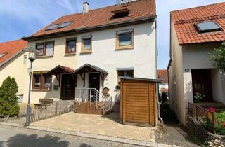Doppelhaushälfte kaufen in 72585 Riederich, Liebevoll sanierte Doppelhaushälfte mit Praxis in Hanglage in Riederich