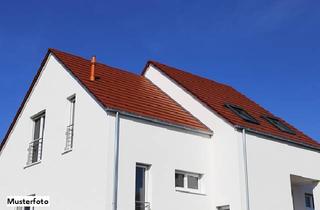 Haus kaufen in 19300 Grabow, 1/2 Anteil - Vierfamilienhaus