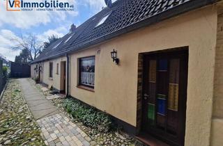 Reihenhaus kaufen in 25813 Husum, Aus Alt mach Neu - Reihenhaus mit 3 Wohneinheiten sucht neue Eigentümer