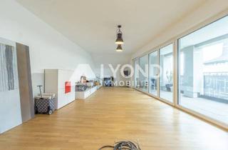 Wohnung kaufen in 71636 Ludwigsburg, Ludwigsburg - Neuwertige Dachgeschosswohnung mit großem Balkon, Aufzug und TG-Stellplatz in Ludwigsburg