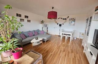 Wohnung kaufen in 97297 Waldbüttelbrunn, Waldbüttelbrunn - Helle und geräumige 2-Zimmer-Wohnung mit großem Südbalkon
