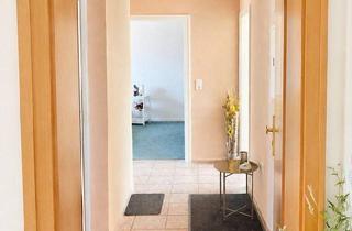 Wohnung kaufen in 26316 Varel, Varel - Gepflegte 3-Zimmer-Wohnung mit Balkon in zentraler Lage von Varel