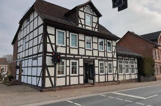 Wohnung kaufen in 37632 Eschershausen, Eschershausen - Großzügige 5-Zimmer-Wohnung m. Terrassen, Garagen u. Stellplätzen