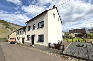 Einfamilienhaus kaufen in 54470 Bernkastel-Kues, Bernkastel-Kues / Wehlen - Gepflegtes Anwesen mit Wohnhaus, Garagen, Garten und Baugrundstück in ruhiger, hochwasserfreier Lage