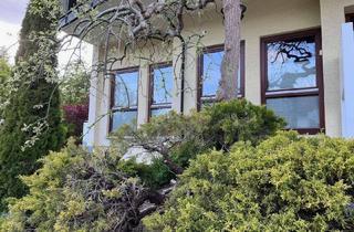 Wohnung kaufen in 78126 Königsfeld, Provisionsfrei! Drei-Zimmer-Wohnung in ruhiger Lage am Ortsrand von Königsfeld.
