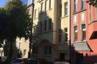 Wohnung kaufen in Krausstr. 20, 45147 Holsterhausen, 4 Zimmer Dachgeschosswohnung in Essen-Holsterhausen, renovierungs-/sanierungsbedürftig
