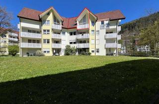 Wohnung kaufen in 78713 Schramberg, Modernes Wohnen in Schramberg - 4 Zimmer, 2 Etagen & Blick ins Grüne!