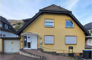 Wohnung mieten in Im Brinken 12, 53498 Bad Breisig, Moderne 3-Zimmer-Dachgeschosswohnung mit neuer Küche, Stellplatz & Gartenmitbenutzung