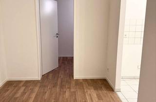 Wohnung mieten in Im Hederichsfeld 10, 51379 Opladen, Helle Renovierte 2-Zimmer Wohnung im 2. OG mit Aufzug in Leverkusen-Opladen Zentrum
