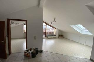 Wohnung mieten in 71088 Holzgerlingen, Helle 2-Zimmer-Dachgeschosswohnung mit Balkon und EBK in Holzgerlingen