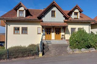 Mehrfamilienhaus kaufen in 36275 Kirchheim, Vielseitiges Raumangebot: Mehrfamilienhaus in Kirchheim
