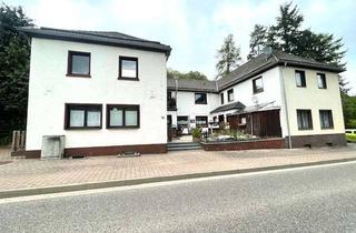Haus kaufen in 53925 Kall, Großzügiges Vierfamilienhaus auf einem weitläufigen Grundstück