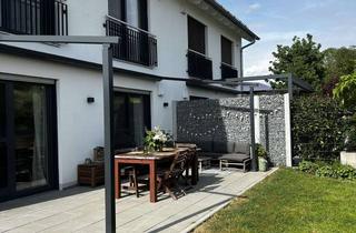 Doppelhaushälfte kaufen in 84405 Dorfen, Neuwertige Doppelhaushälfte im KFW 55 Standard, PV-Anlage & großem Garten
