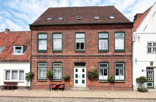 Mehrfamilienhaus kaufen in 25840 Friedrichstadt, Renditestarkes Mehrfamilienhaus in begehrter Altstadtlage