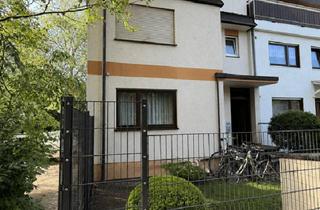 Wohnung kaufen in 79114 Freiburg, Freiburg im Breisgau - Gepflegte 2,5-Zimmer-EG Wohnung mit Südterrasse, Garten und Garage in Freiburg-Weingarten