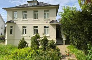 Villa kaufen in 18236 Kröpelin, Kröpelin - Villa 1923 nahe der Ostsee - besonderes Haus mit Atmosphäre