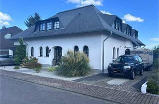 Villa kaufen in 66773 Schwalbach, Schwalbach - Villa in Ruhigen Wohngebiet mit BürotraktEinliegerwohnung